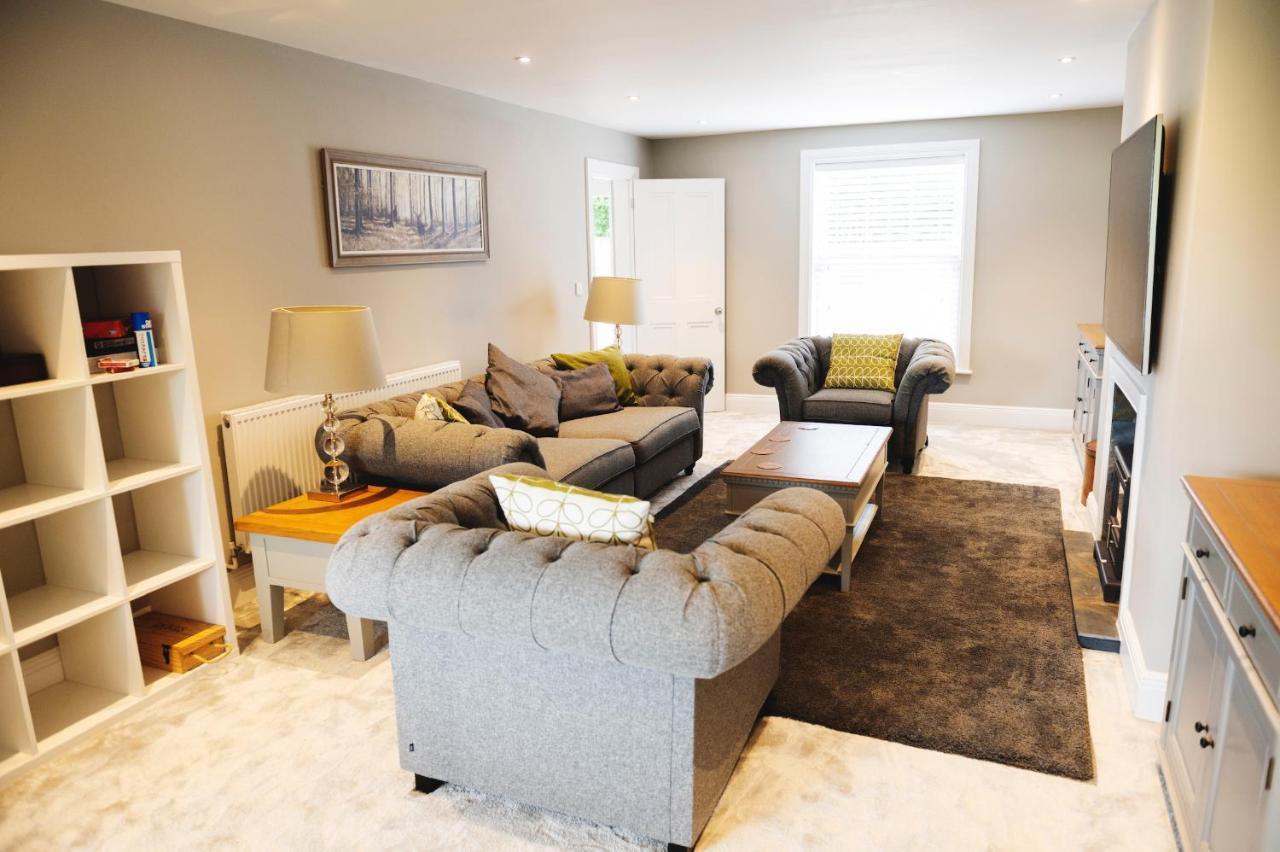Large Country House - Hot Tub - Pool Table - Bbq - 5 Bedrooms - Log Burner Three Legged Cross Bagian luar foto