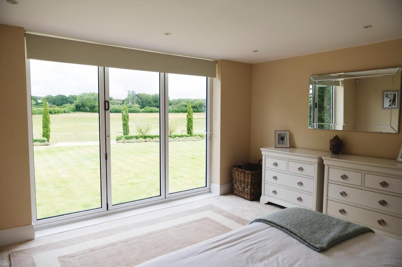 Large Country House - Hot Tub - Pool Table - Bbq - 5 Bedrooms - Log Burner Three Legged Cross Bagian luar foto