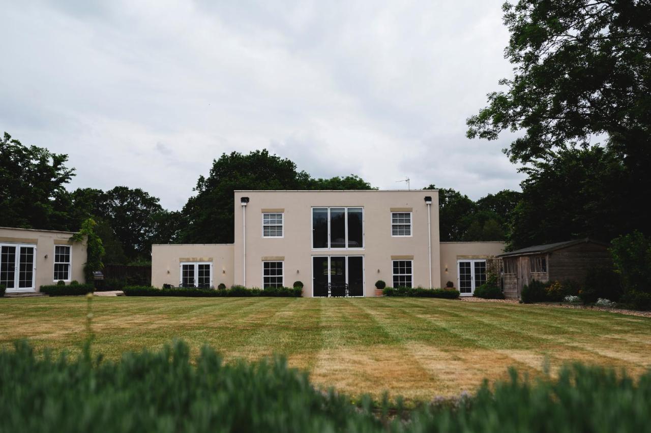 Large Country House - Hot Tub - Pool Table - Bbq - 5 Bedrooms - Log Burner Three Legged Cross Bagian luar foto