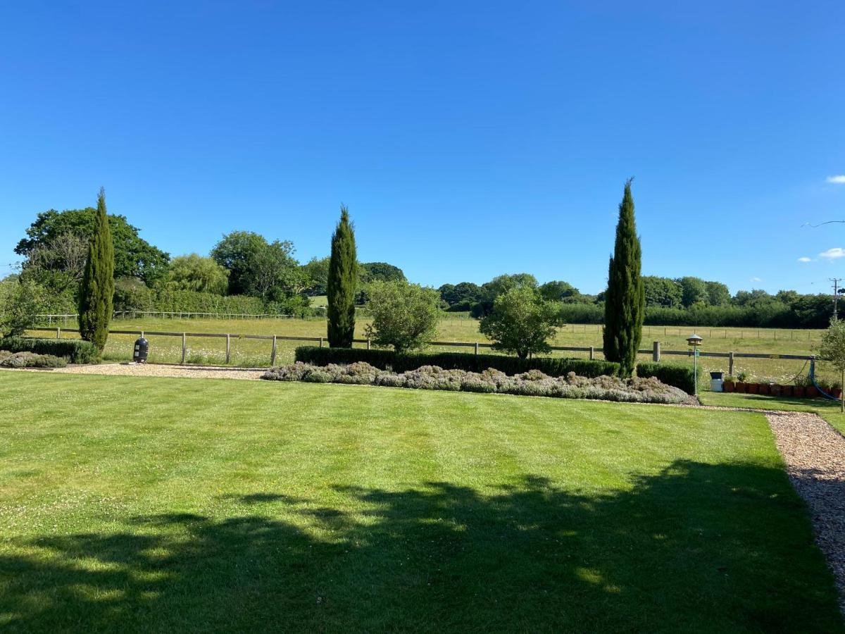Large Country House - Hot Tub - Pool Table - Bbq - 5 Bedrooms - Log Burner Three Legged Cross Bagian luar foto